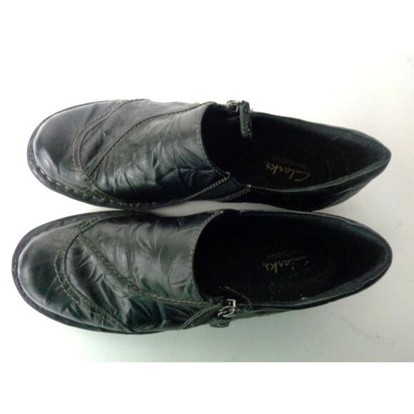 CLARKS Bendables US 7M Crinkle Black Leather Slip On Zip Up Casual Shoes - Picture 7 of 8